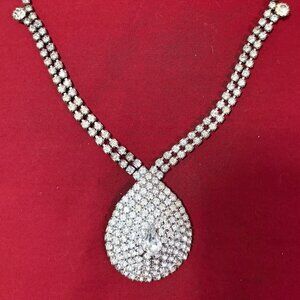 Rhinestone Pendant Necklace